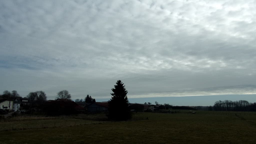 Au loin le ciel bleu..