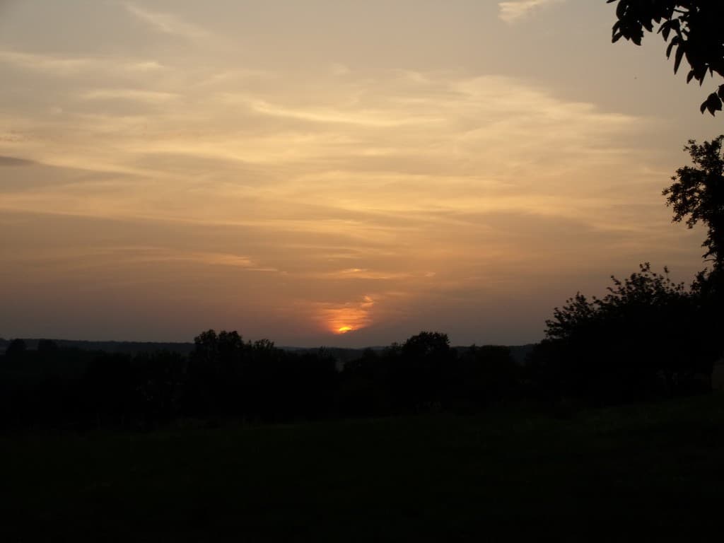 Chaud coucher de soleil (30°)