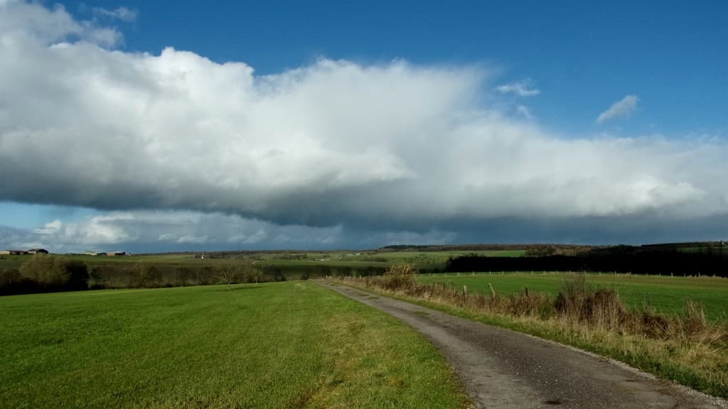 Eclaircie et nuages aujourd'hui