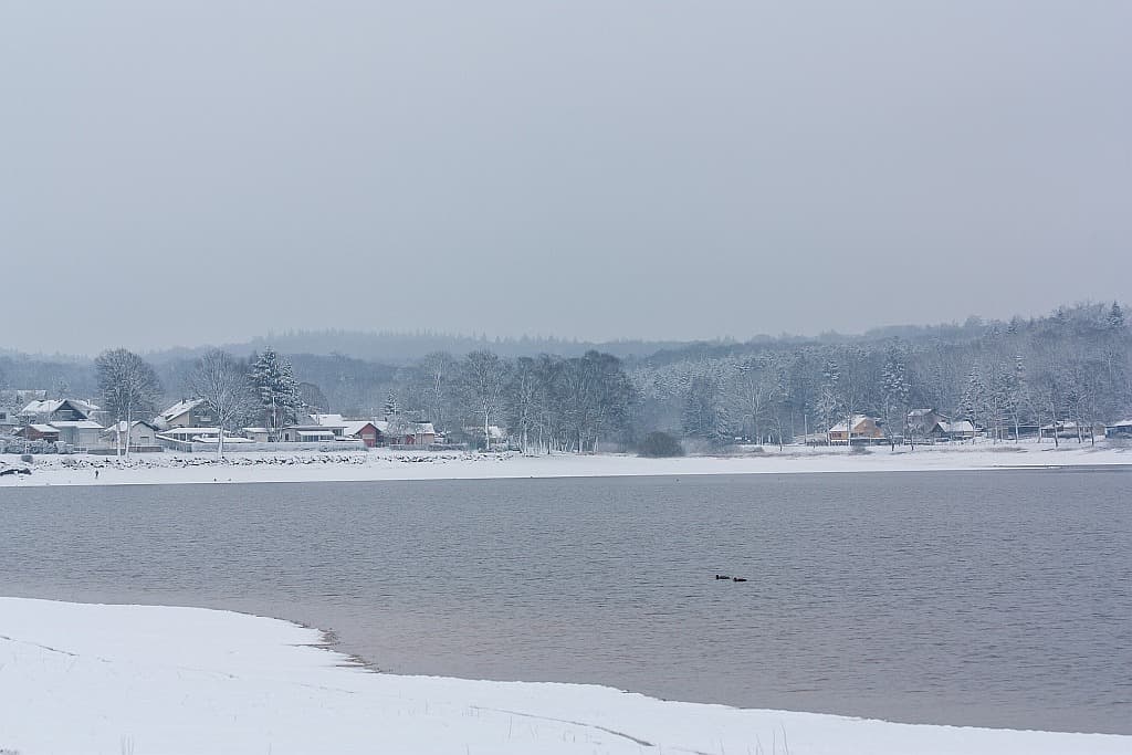 Lac de Bouzey sous la neige
