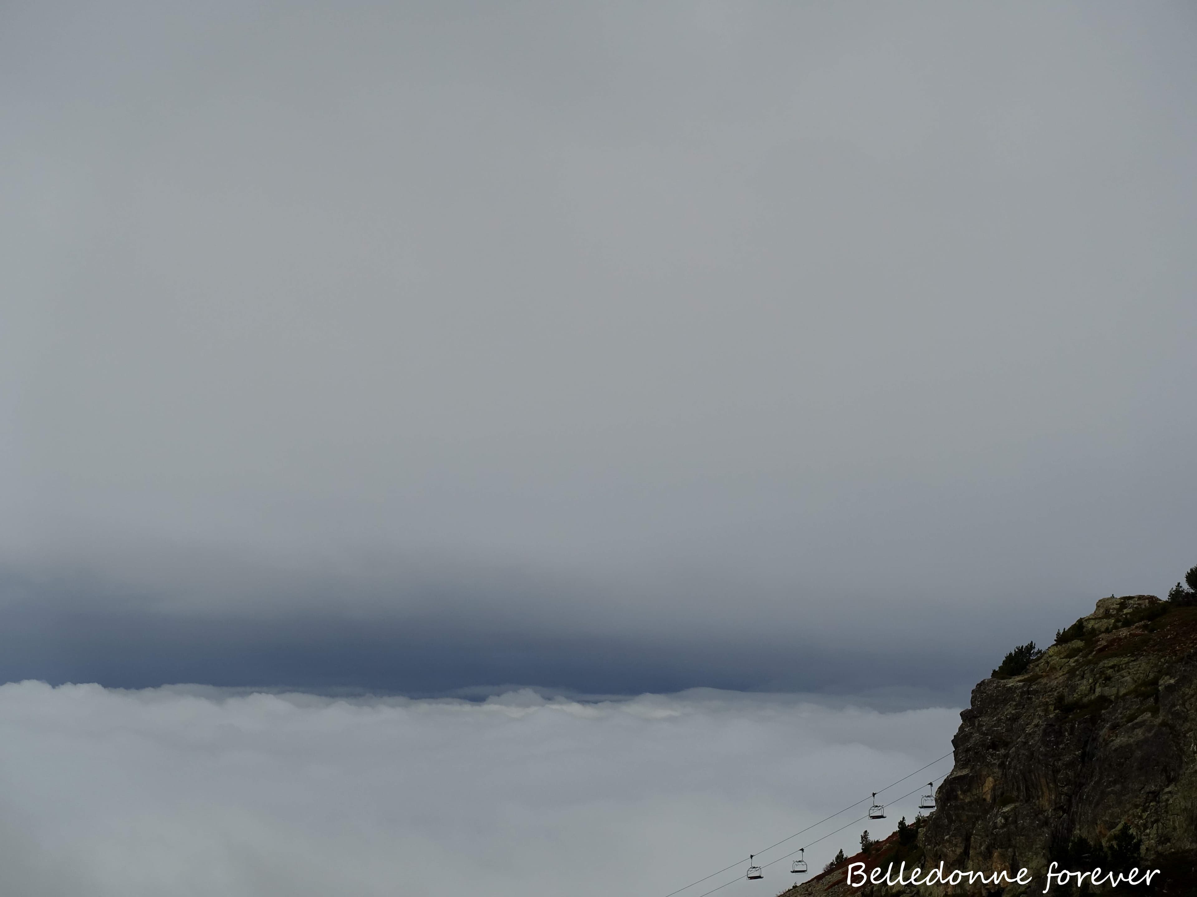 Nuage jusqu'à 1900m puis une autre couche de nuage à 2600m A.P.