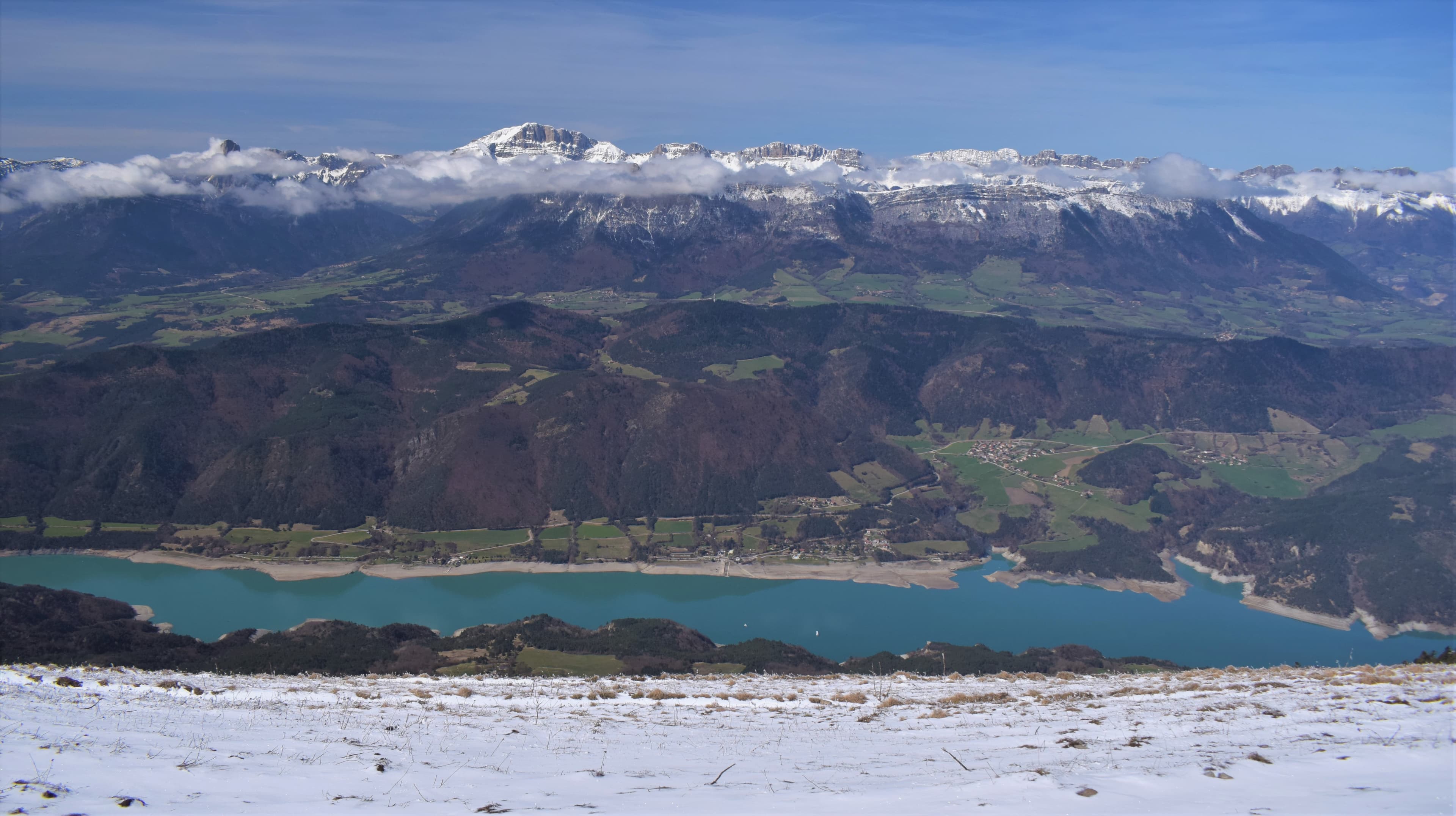 Façade Est du Vercors. Lac du Monteynard