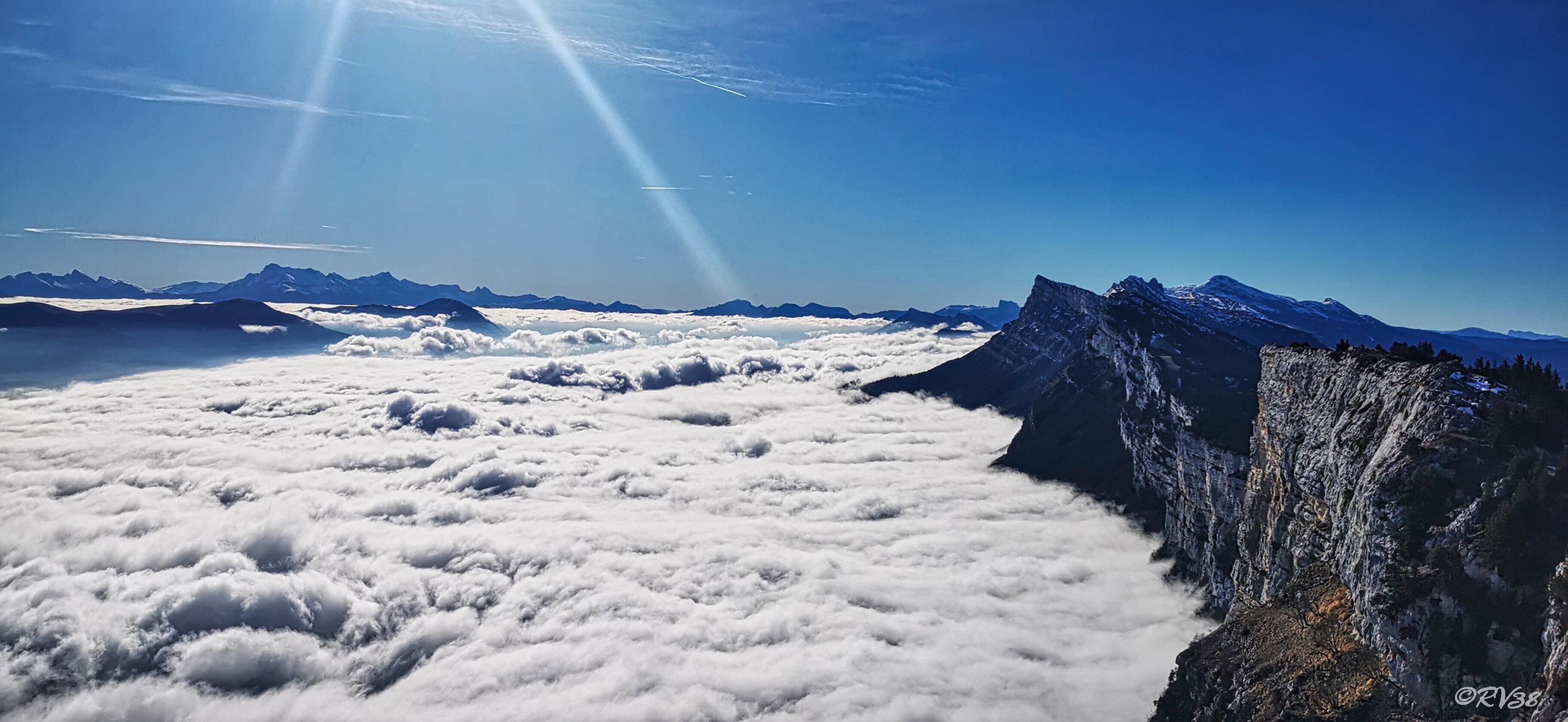 Forteresse du Vercors et mer de nuages