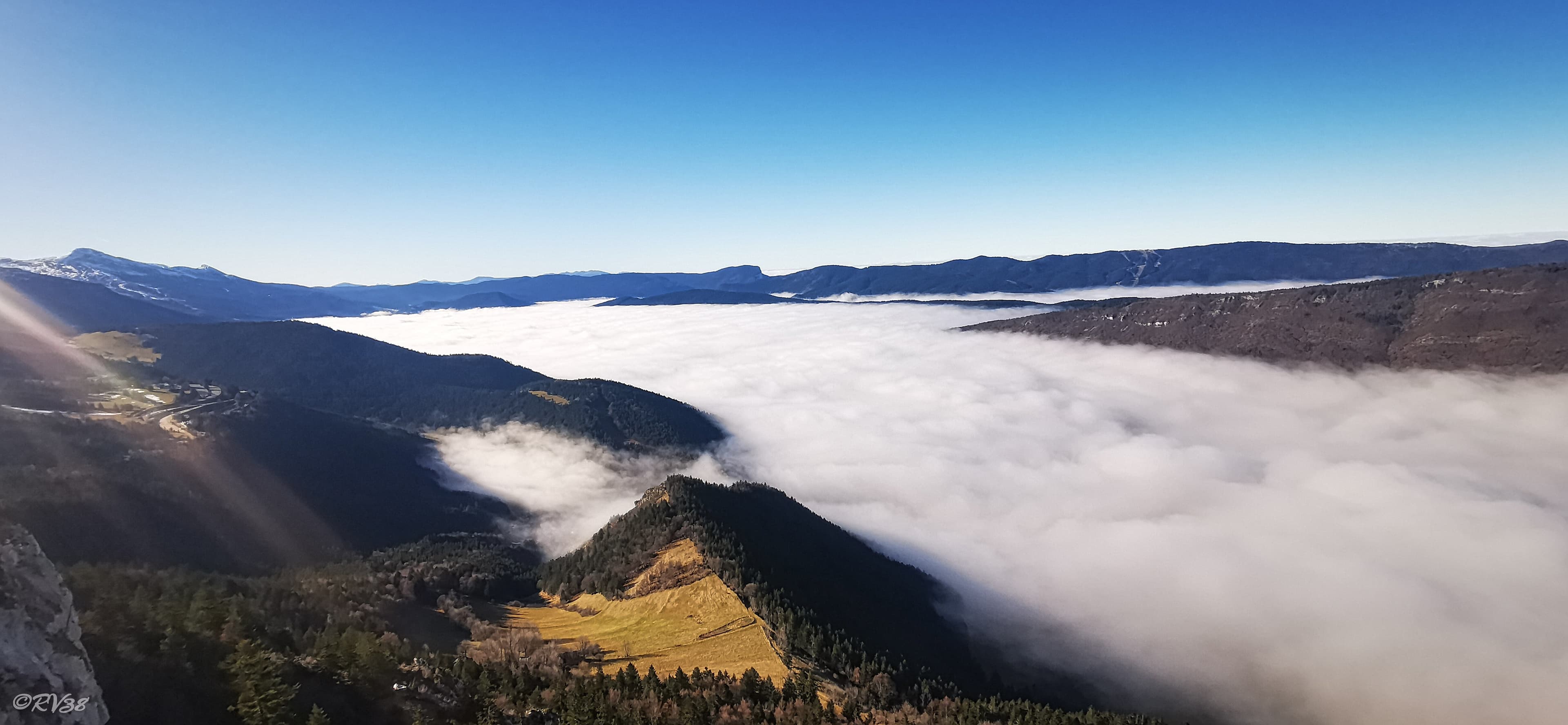 Brouillard tardif sur le val de Lans