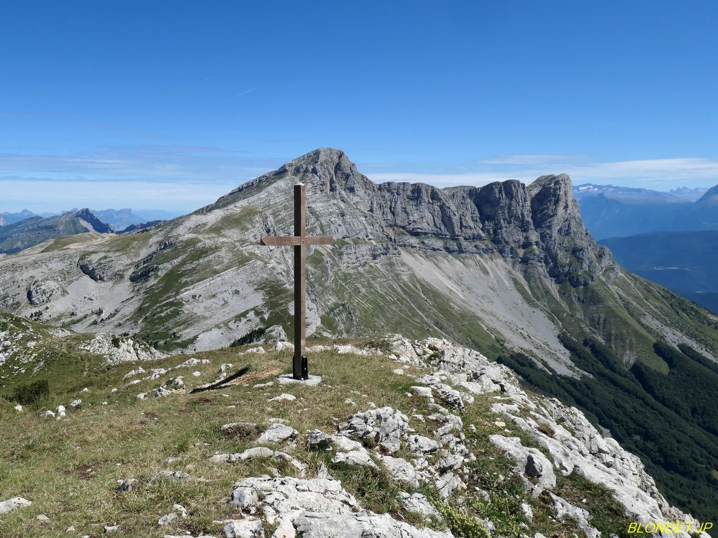 Nouvelle croix au sommet de la Grâce