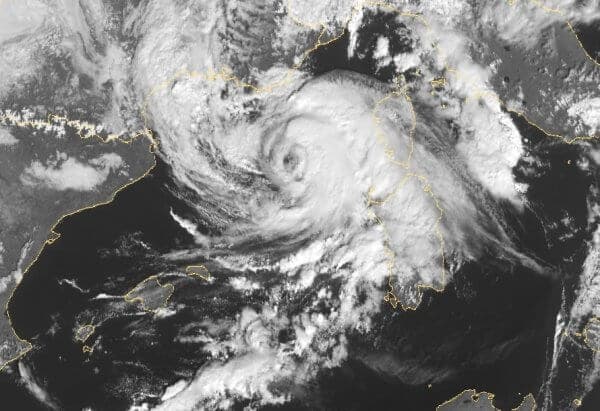 Image d'illustration pour Est-il possible de voir un ouragan tropical frapper l'Europe?