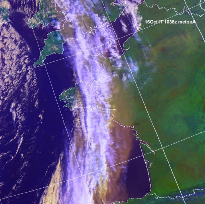 Image d'illustration pour Ophelia : ouragan, tempête, chaleur et incendies