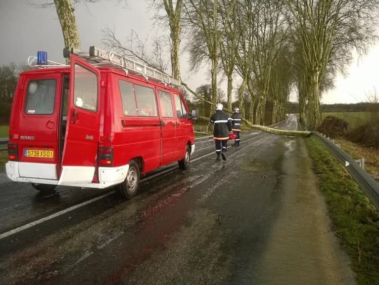 Image d'illustration pour Suivi de la dépression Tini - inondations en Bretagne