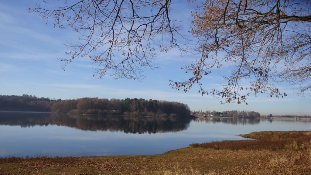 Beau temps sur le lac de Bouzey