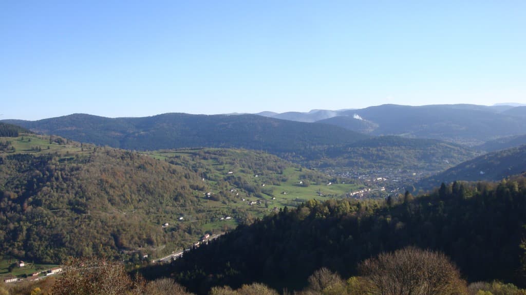 Vue sur  la ville de Cornimont(88)