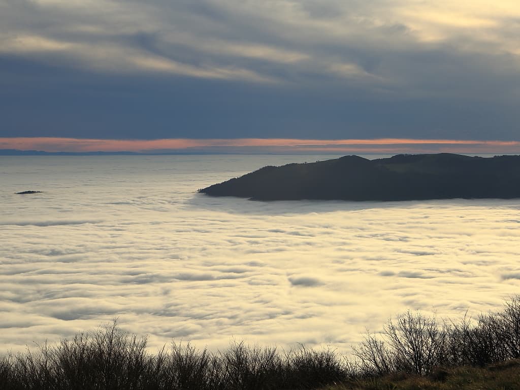 La mer de nuage au soleil couchant