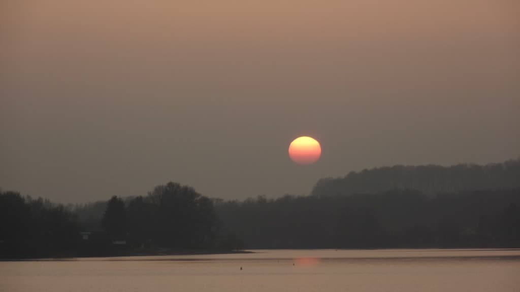 Zoom sur le soleil couchant