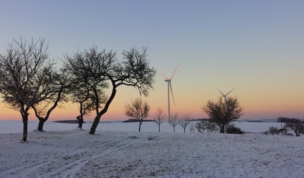 Ambiance  éolienne au coucher du soleil