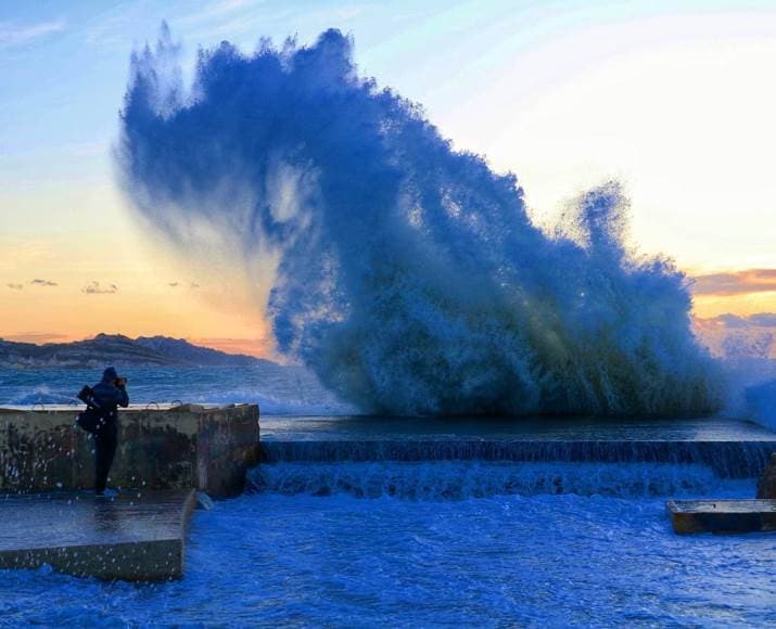 Image d'illustration pour Mistral et tramontane déchaînés près de la Méditerranée